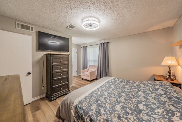 705 Salem Drive, Arlington, TX 76014