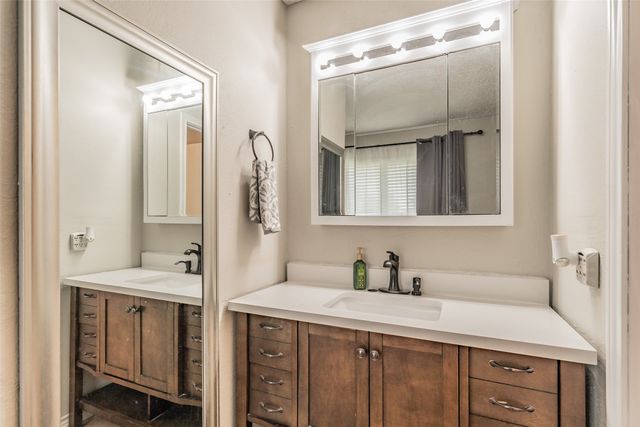 705 Salem Drive, Arlington, TX 76014