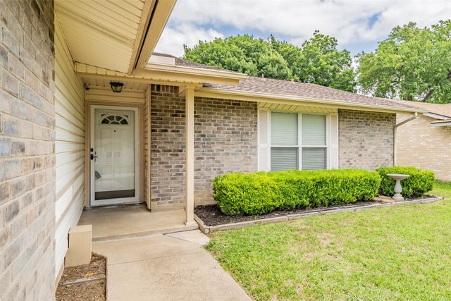 705 Salem Drive, Arlington, TX 76014