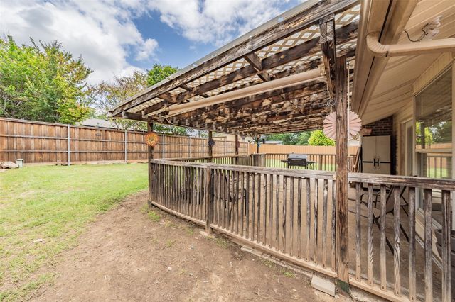 705 Salem Drive, Arlington, TX 76014