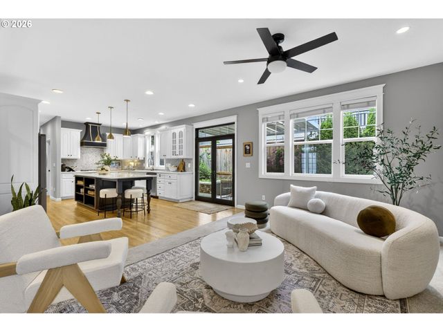 16375 Nw GRAF St, Portland, OR 97229