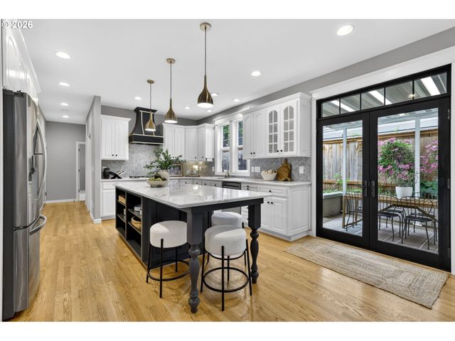 16375 Nw GRAF St, Portland, OR 97229