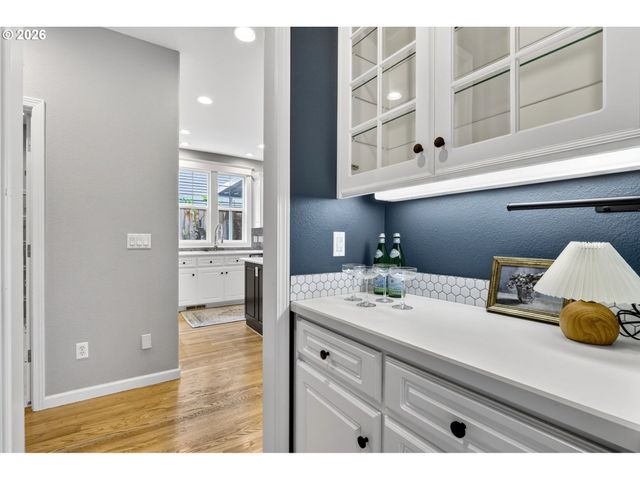 16375 Nw GRAF St, Portland, OR 97229