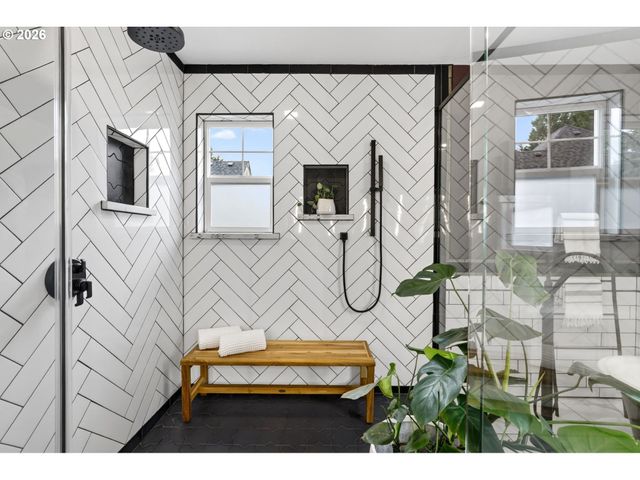 16375 Nw GRAF St, Portland, OR 97229