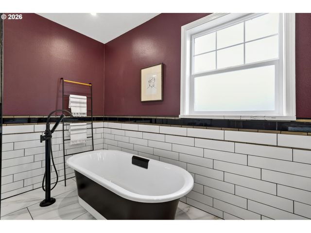 16375 Nw GRAF St, Portland, OR 97229