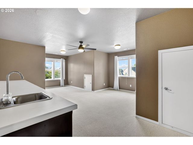 16375 Nw GRAF St, Portland, OR 97229