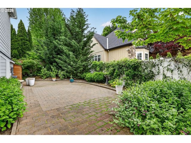 16375 Nw GRAF St, Portland, OR 97229
