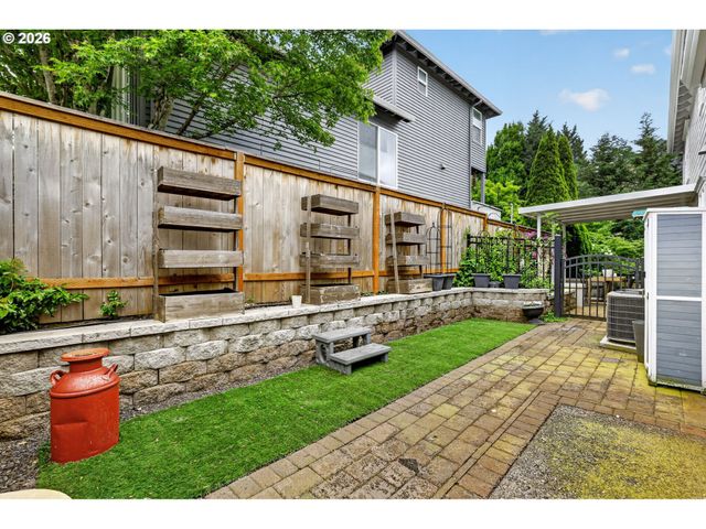 16375 Nw GRAF St, Portland, OR 97229