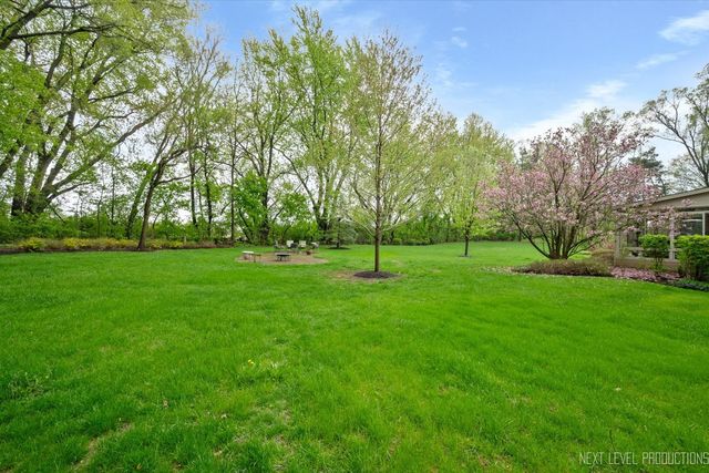 7N075 Hastings Drive, St. Charles, IL 60175