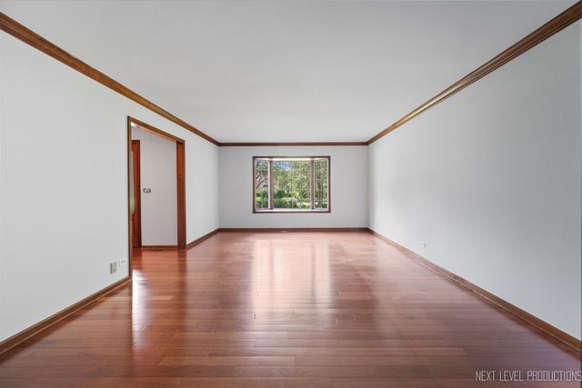 7N075 Hastings Drive, St. Charles, IL 60175