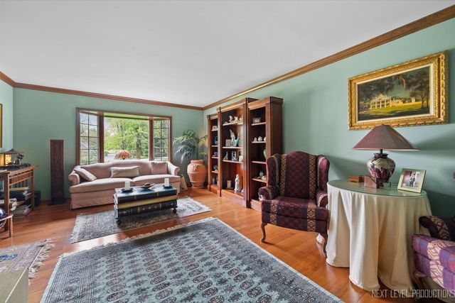 7N075 Hastings Drive, St. Charles, IL 60175