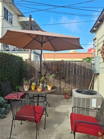 1346 W Century, Los Angeles, CA 90044