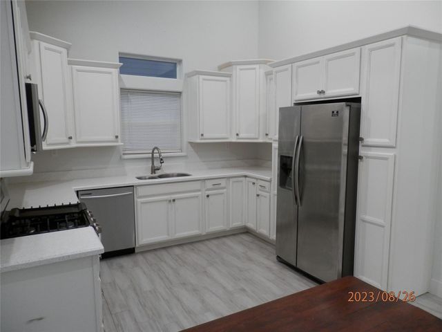126A 19th Street, Dickinson, TX 77539