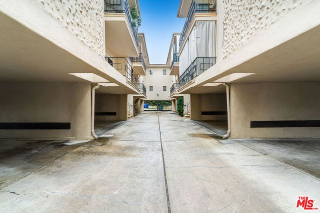 813 Westbourne Drive, West Hollywood, CA 90069