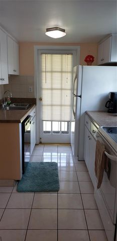 7701 STARKEY ROAD 102, Seminole, FL 33777