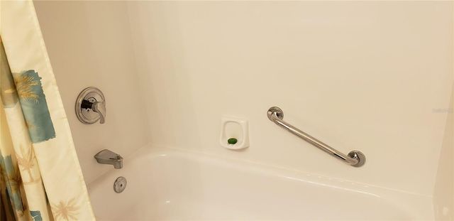 7701 STARKEY ROAD 102, Seminole, FL 33777