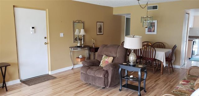 7701 STARKEY ROAD 102, Seminole, FL 33777