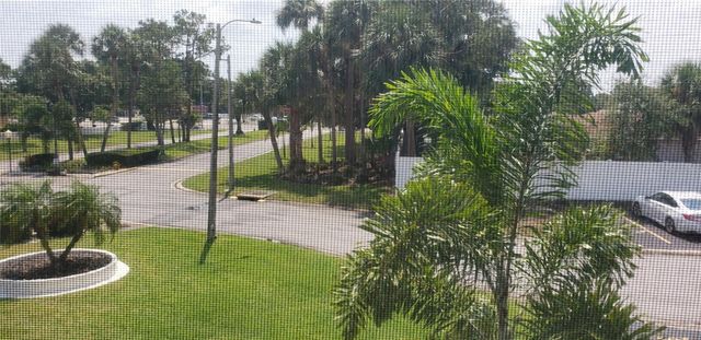 7701 STARKEY ROAD 102, Seminole, FL 33777