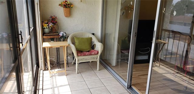 7701 STARKEY ROAD 102, Seminole, FL 33777