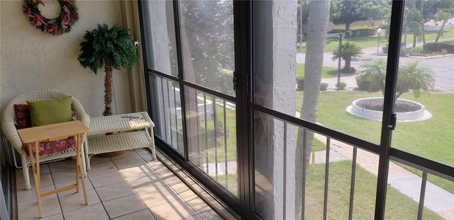 7701 STARKEY ROAD 102, Seminole, FL 33777