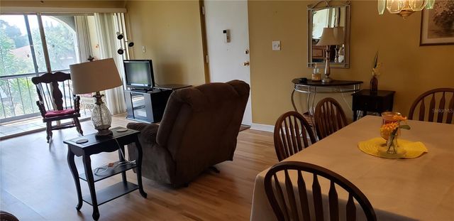 7701 STARKEY ROAD 102, Seminole, FL 33777