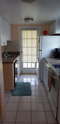 7701 STARKEY ROAD 102, Seminole, FL 33777