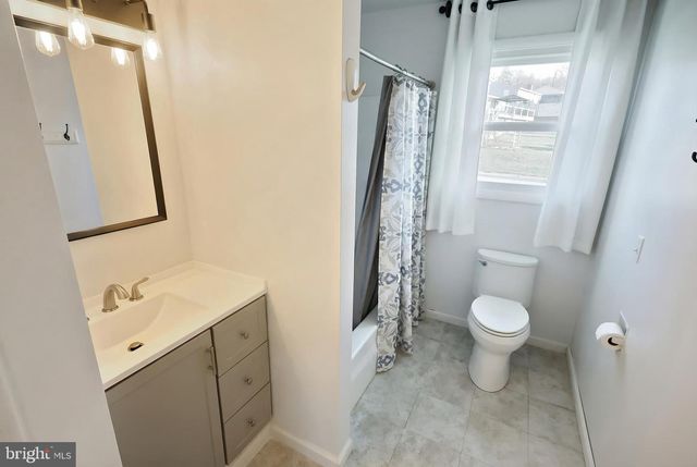 516 GARY DR, Dallastown, PA 17313