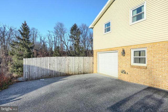 516 GARY DR, Dallastown, PA 17313