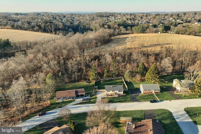 516 GARY DR, Dallastown, PA 17313