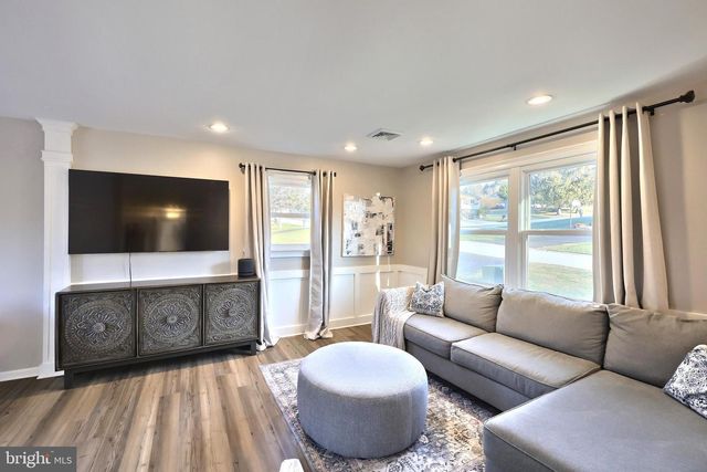 516 GARY DR, Dallastown, PA 17313