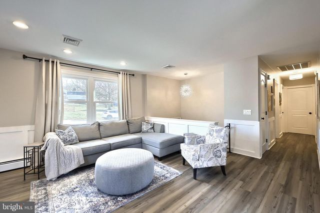 516 GARY DR, Dallastown, PA 17313