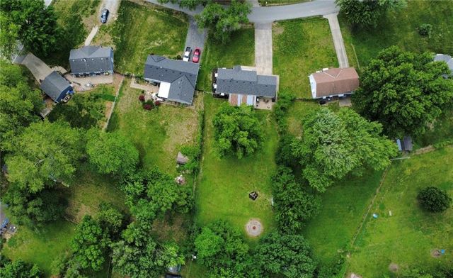 2232 NE Gaddy Road, Kansas City, MO 64118