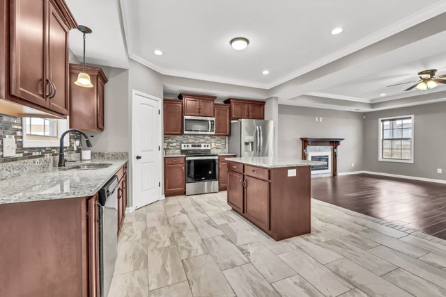 2006 Jackie Lorraine Dr, Clarksville, TN 37042