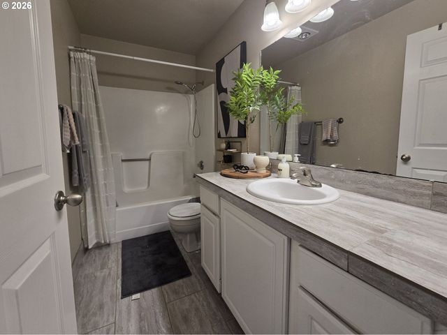 9908 Se TALBERT St, Clackamas, OR 97015