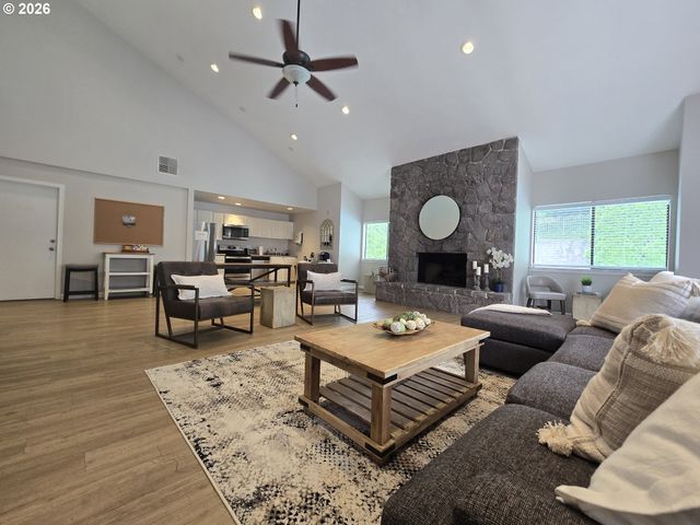 9908 Se TALBERT St, Clackamas, OR 97015