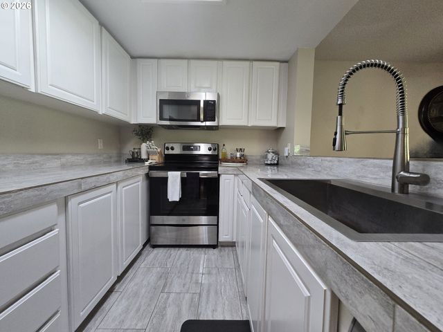 9908 Se TALBERT St, Clackamas, OR 97015