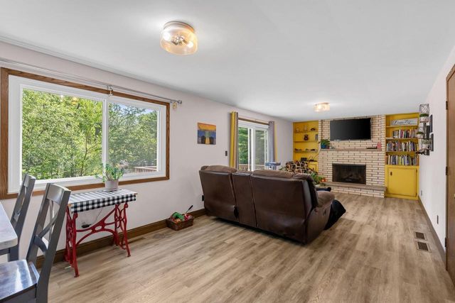 2049 SHAMROCK LANE, Green Bay, WI 54301