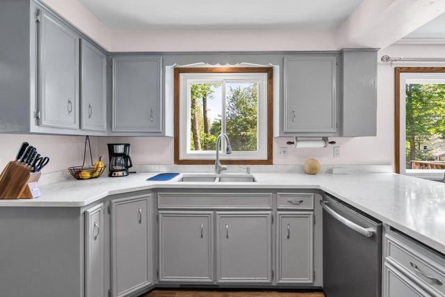 2049 SHAMROCK LANE, Green Bay, WI 54301