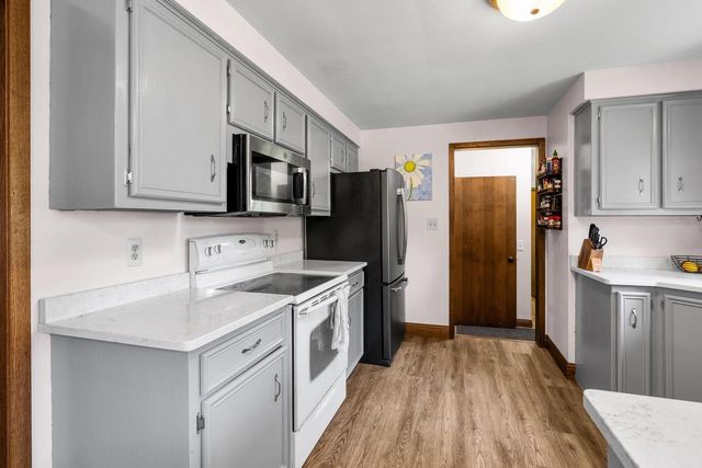2049 SHAMROCK LANE, Green Bay, WI 54301