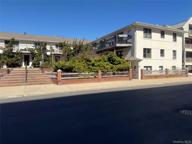 65 West Broadway 8A, Long Beach, NY 11561