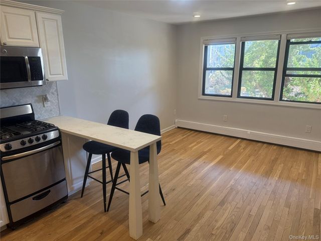 65 West Broadway 8A, Long Beach, NY 11561