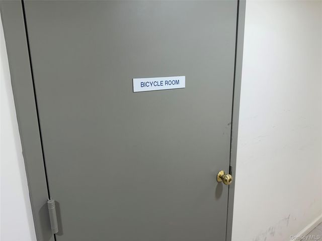 65 West Broadway 8A, Long Beach, NY 11561