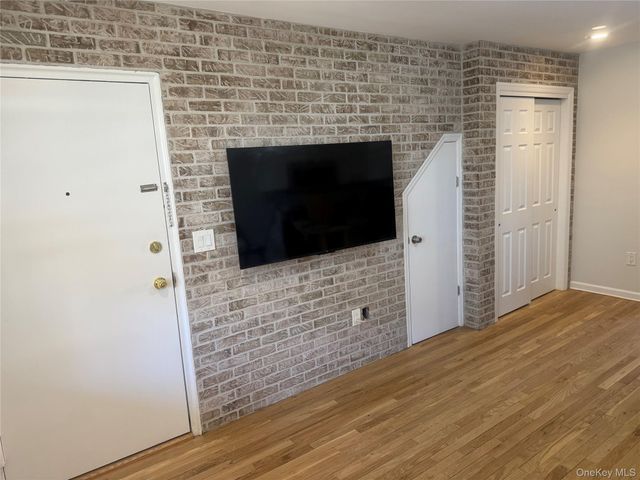 65 West Broadway 8A, Long Beach, NY 11561