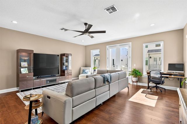 4725 LEGACY PARK DRIVE, Tampa, FL 33611