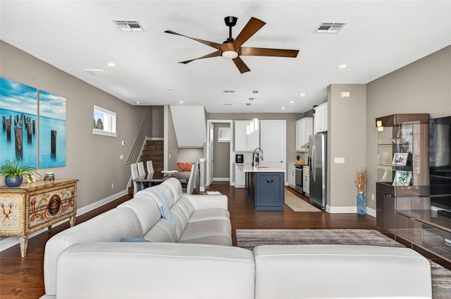 4725 LEGACY PARK DRIVE, Tampa, FL 33611