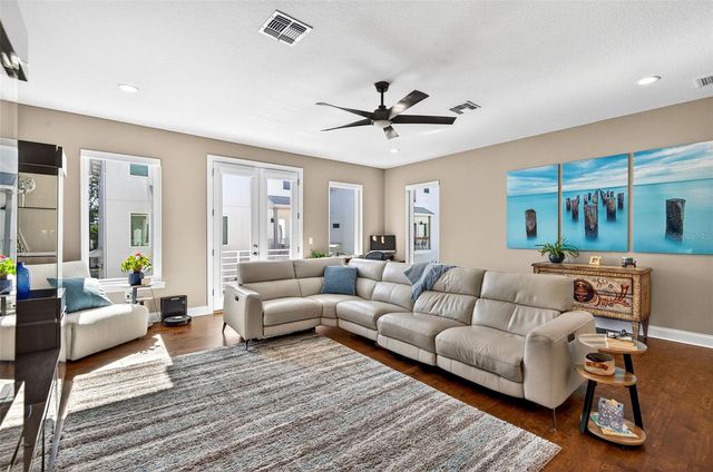 4725 LEGACY PARK DRIVE, Tampa, FL 33611