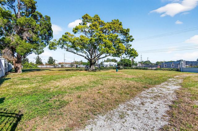 4725 LEGACY PARK DRIVE, Tampa, FL 33611