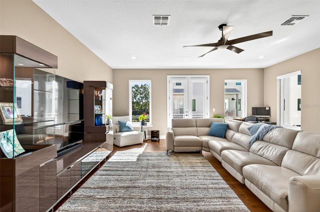 4725 LEGACY PARK DRIVE, Tampa, FL 33611