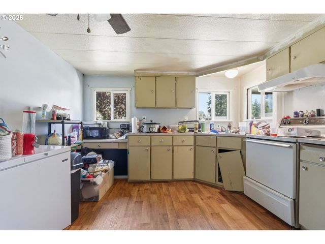 16745 Se DIVISION St 282, Portland, OR 97236