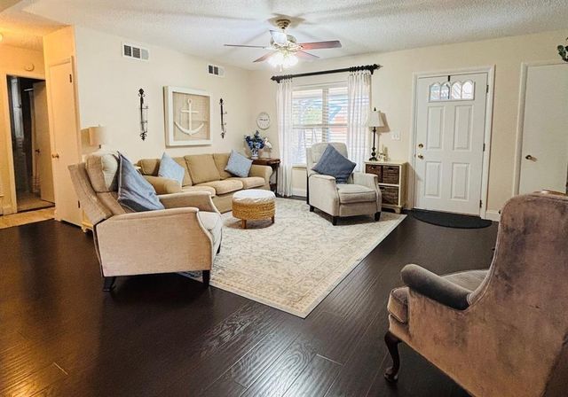 625 Reynolds Road, Edmond, OK 73013